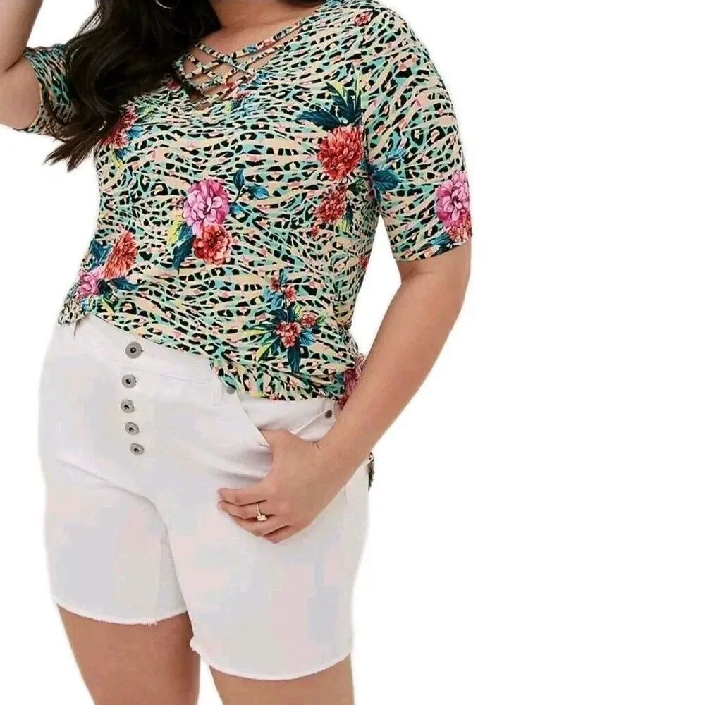 Torrid Womens Favorite Tunic V Neck Strappy Tee Leopard Floral Plus Size 1 | 1X